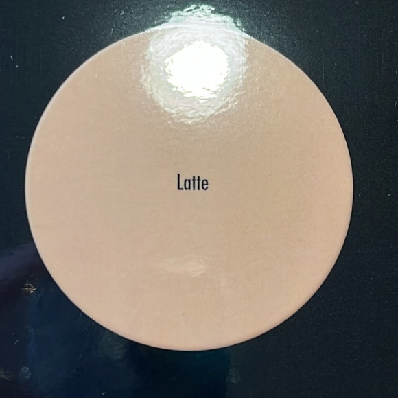 L'Bri Perfect Finish Dual Action Compact Pressed Powder Foundation - Latte 63LAT - Picture 3 of 4